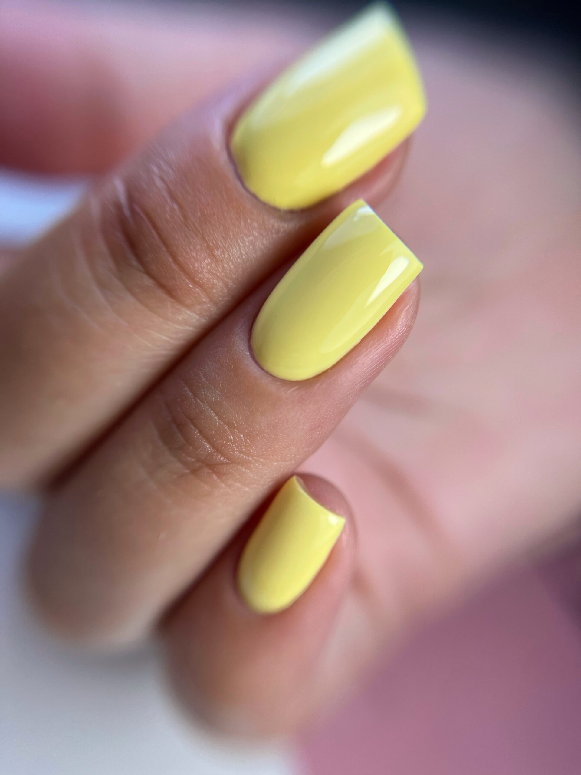 Trabajo de manicura rusa realizado en Favra Beauty Spa
